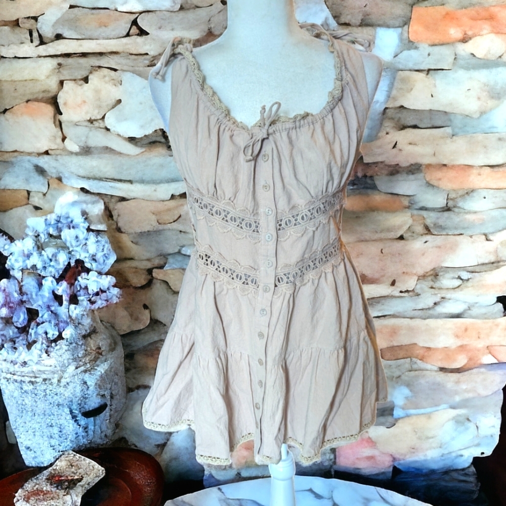 Kayla's Armoire linen blend boho steampunk corset like embroidered top sz L